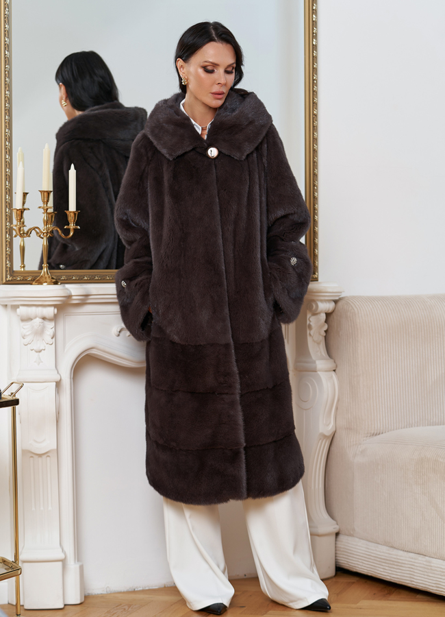 Женская шуба из меха норки с капюшоном  модель № 30671 в рассрочку