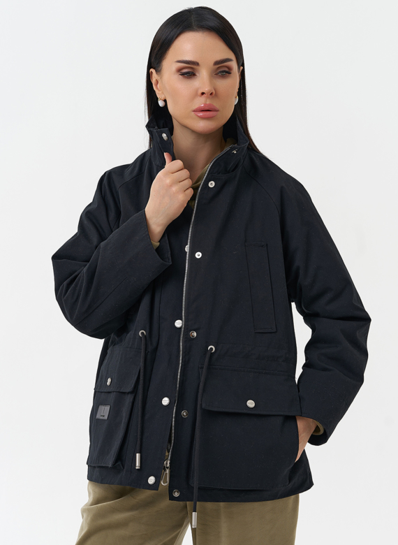 Женская ветровка черного цвета