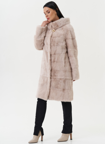 Светлая норковая шуба с капюшоном