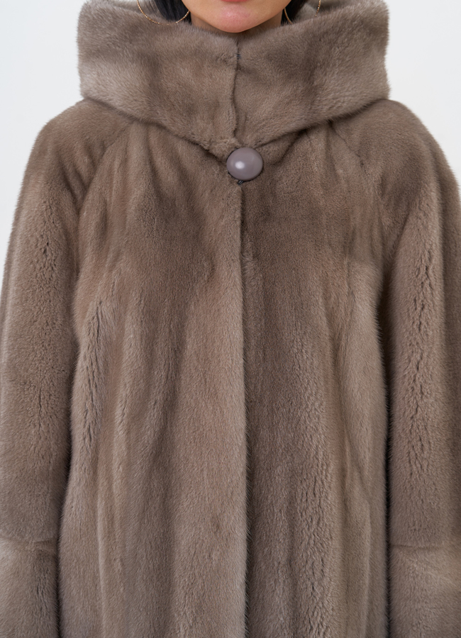 Норковая шуба с капюшоном  модель № 29095 универмаг малина