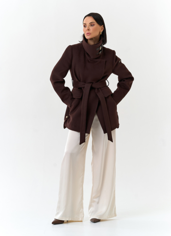 Женское укороченное пальто с воротником стойкой