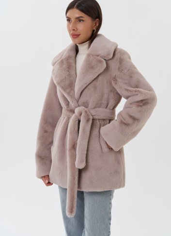 Женский пуховик из эко меха с манишкой