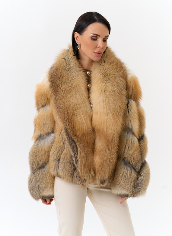 Укороченная шуба из меха рыжей лисы
