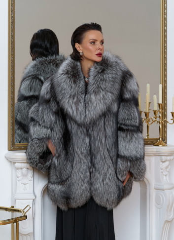 Шуба из меха чернобурой лисы