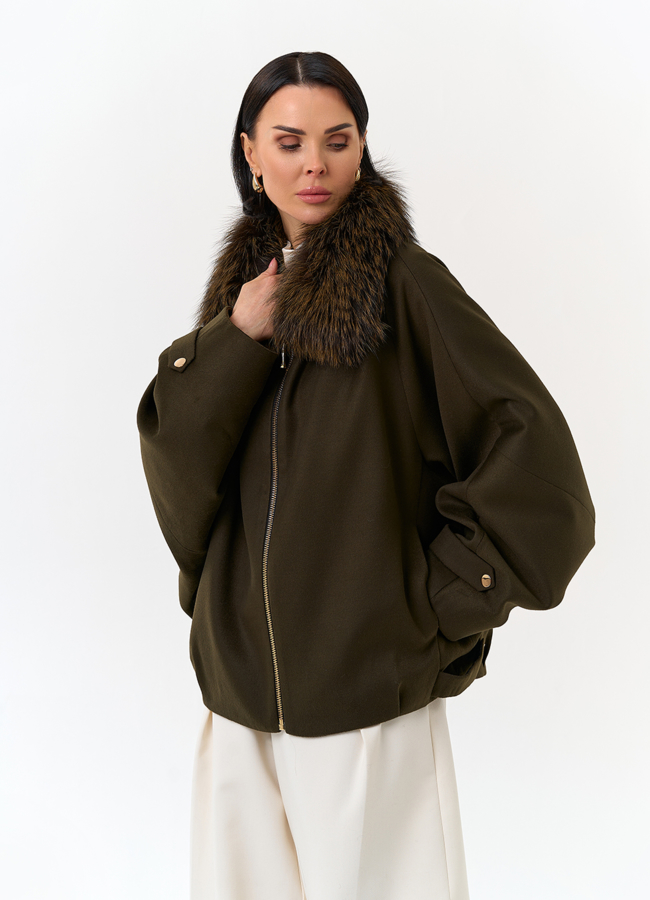 Женское укороченное пальто с отделкой из меха лисы модель № 32858 универмаг малина