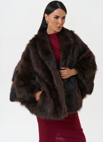 Женская шуба из меха канадского енота