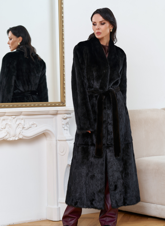 Женская длинная шуба из меха норки