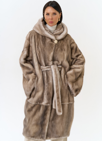 Женская шуба из меха норки с капюшоном Женская шуба из меха норки с капюшоном