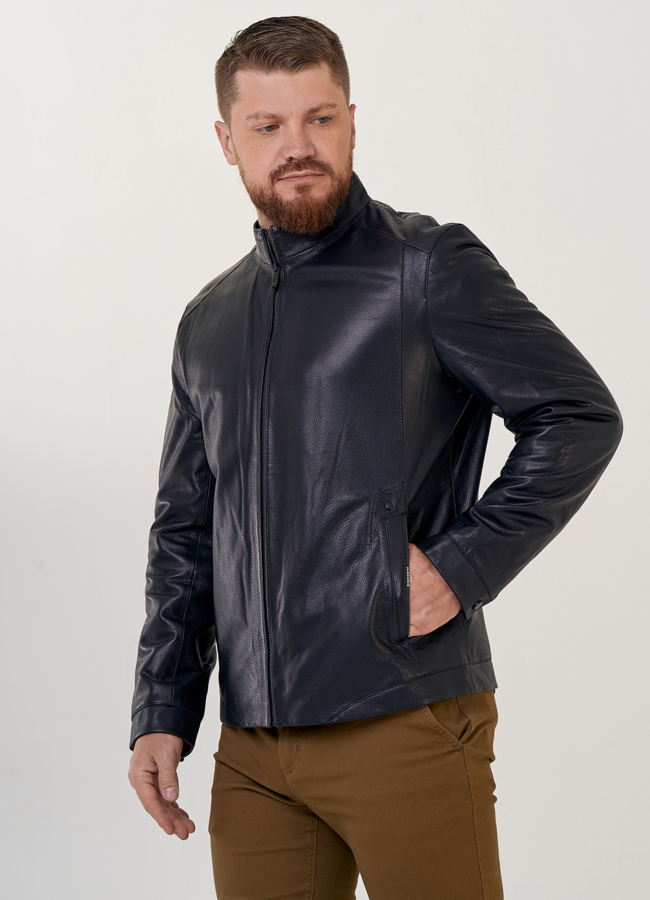 Куртка мужская из натуральной кожи с воротником стойкой  модель №  24366 меха малина