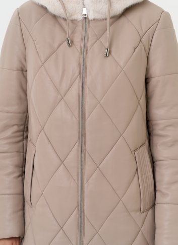 Женское пальто из эко кожи с капюшоном