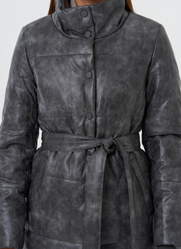 Пуховик из эко кожи с поясом