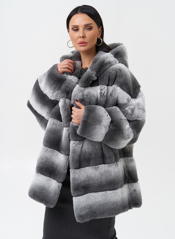 Шуба из кролика с капюшоном