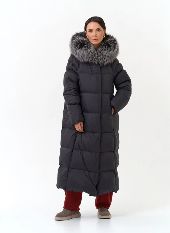 Женский пуховик с мехом чернобурой лисы на капюшоне фото