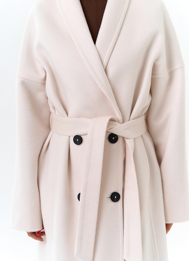 Светлое женское пальто с воротником шаль модель № 32726 универмаг малина