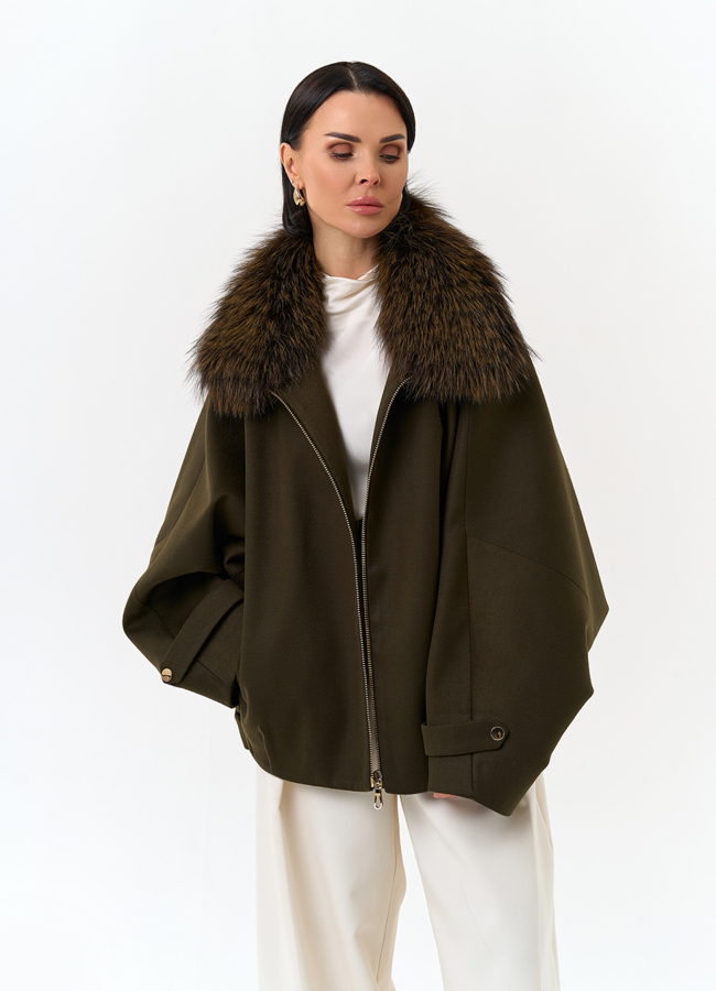 Женское укороченное пальто с отделкой из меха лисы модель № 32858 универмаг малина