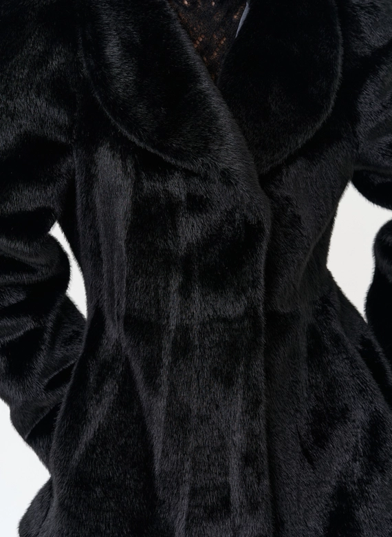 Женская шуба из эко меха фото