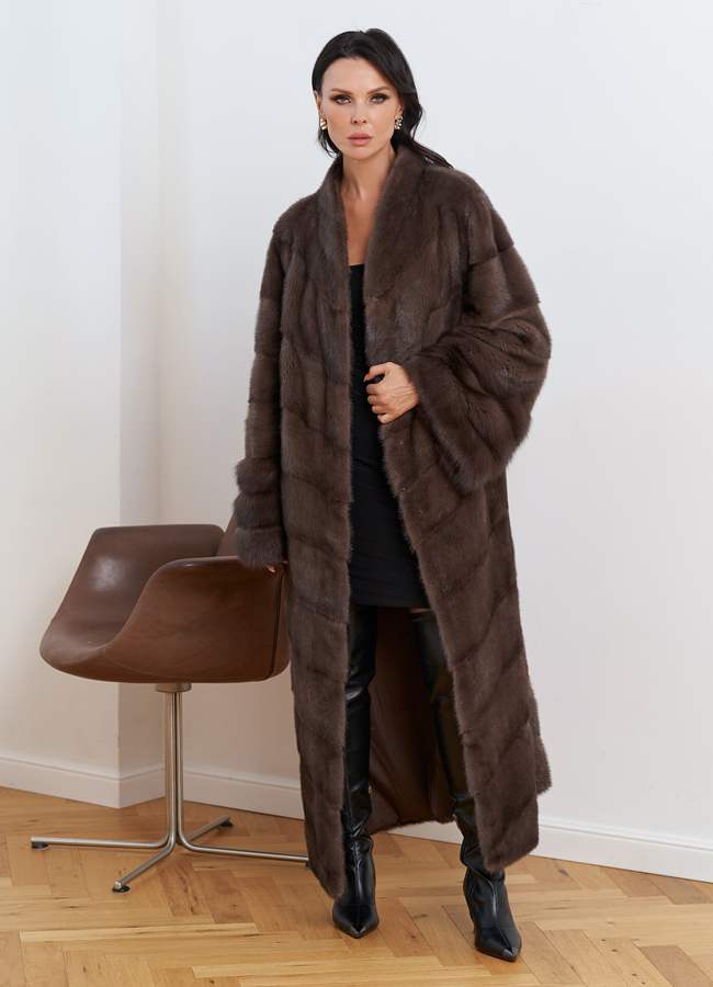 Женская длинная шуба с отделкой из меха куницы модель № 30675 универмаг малина