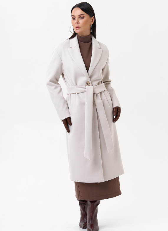 Женское пальто с английским воротником