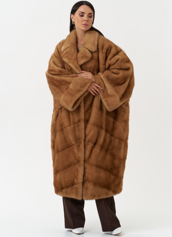 Женская шуба из меха норки с английским воротником