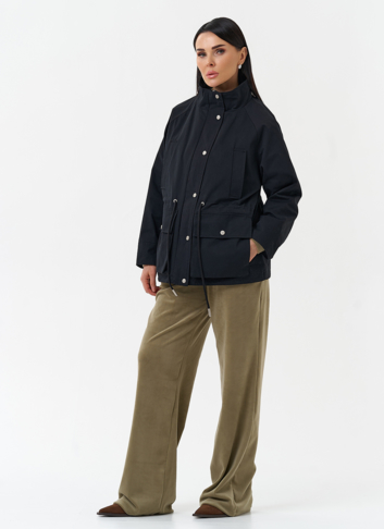 Женская ветровка черного цвета