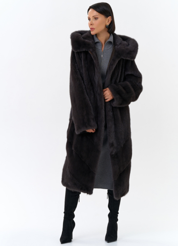 Женская шуба из норки силуэта баллон с капюшоном