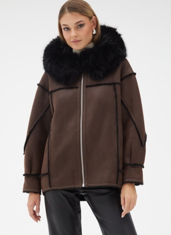 Женская дубленка из эко кожи с капюшоном Женская дубленка из эко кожи с капюшоном