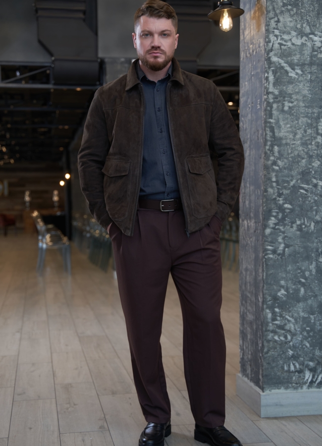 фото Мужская куртка из натуральной замши коричневого цвета модель № 30066