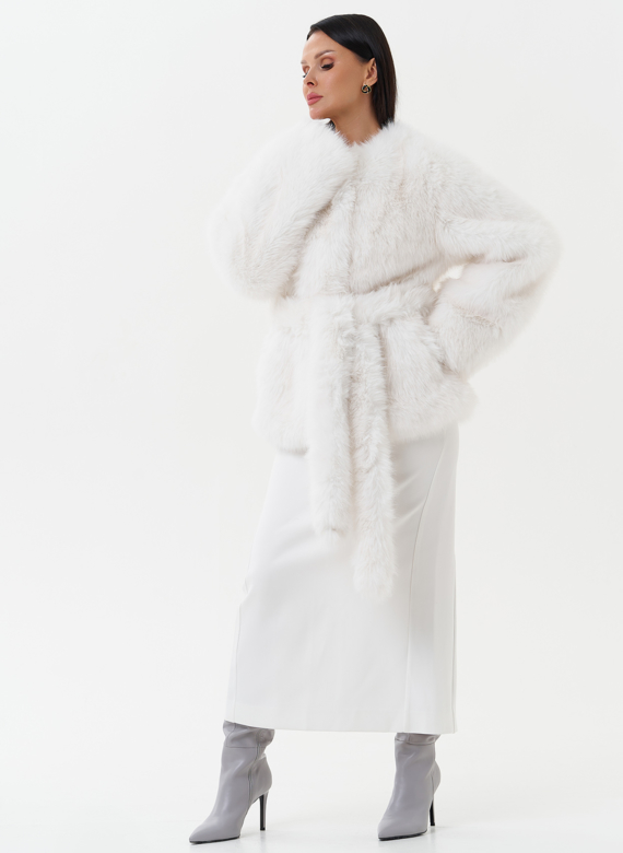 Укороченная шуба из эко песца в белом цвете
