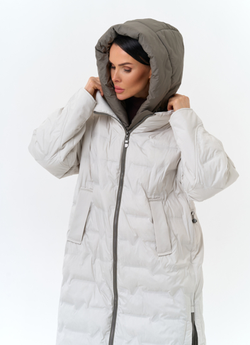 Женское утепленное пальто с капюшоном